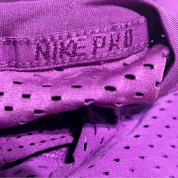 Nike Hyper Cool Size M Training Purple Mesh Back Women’s Athletic Shirt running - Picture 4 of 7